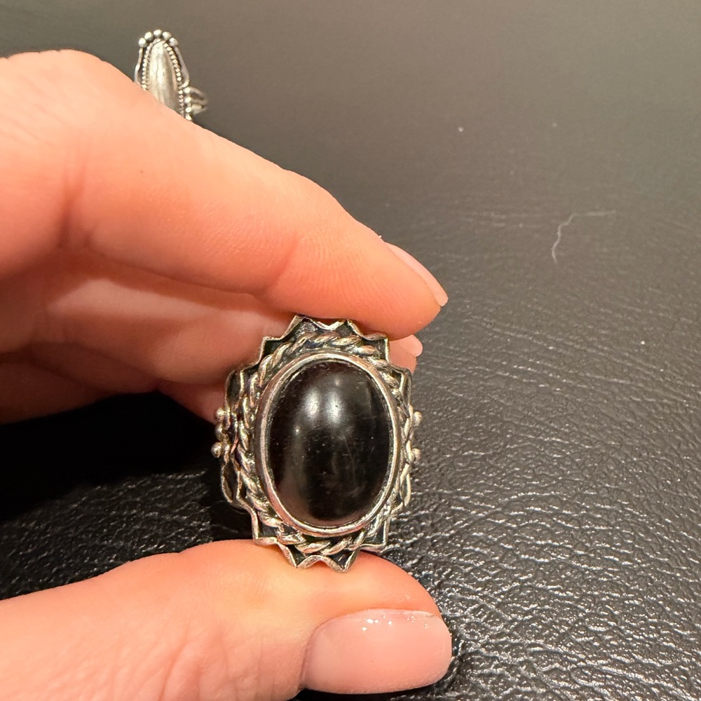 Sterling silver ring bundle - Picture 2 of 7